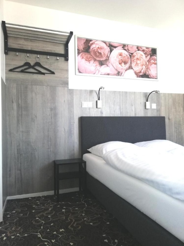 Budget Trianon Hotel image 15
