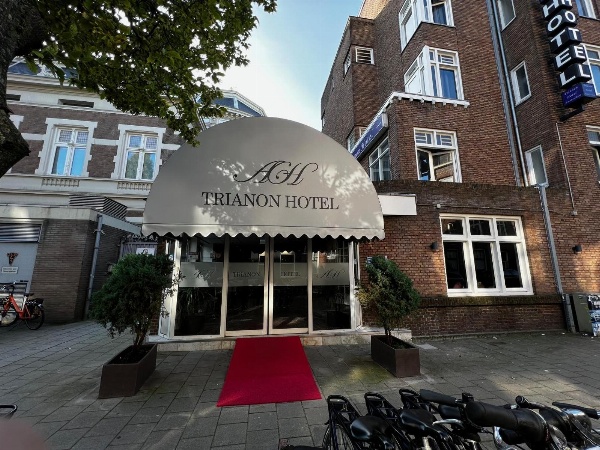 Budget Trianon Hotel Main image