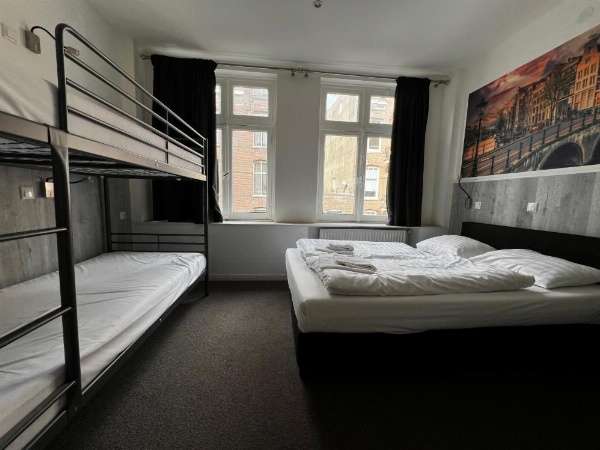 Budget Trianon Hotel image 5